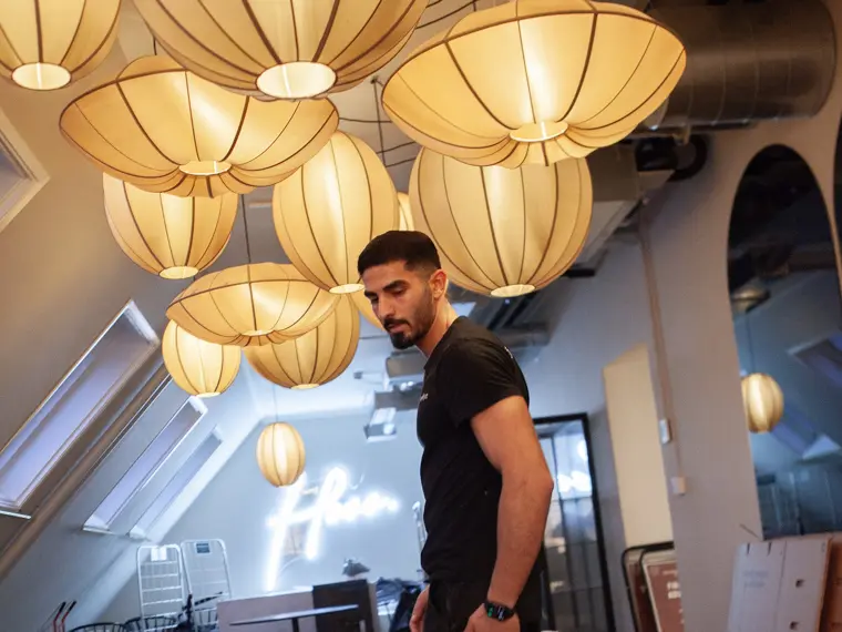 Kontorssoffa transporteras av Nordflytt vid företagsflytt